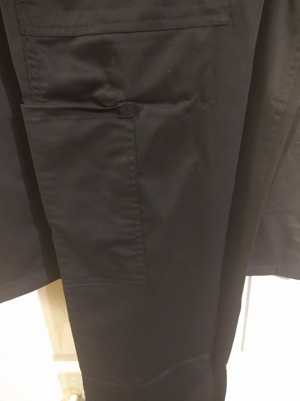 Dickies Women's Black Short-Sleeve V-Neck Scrub Set - Picture 5 of 5